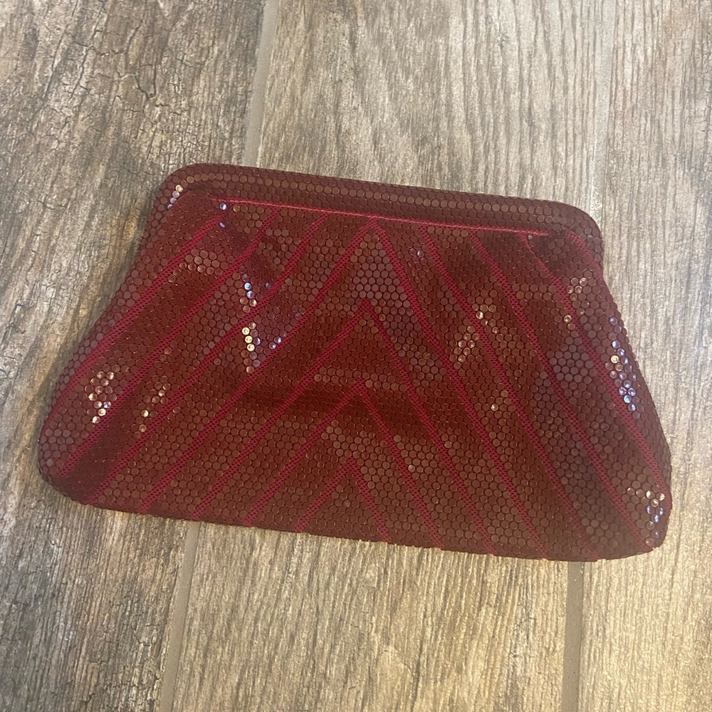 Sequin clutch